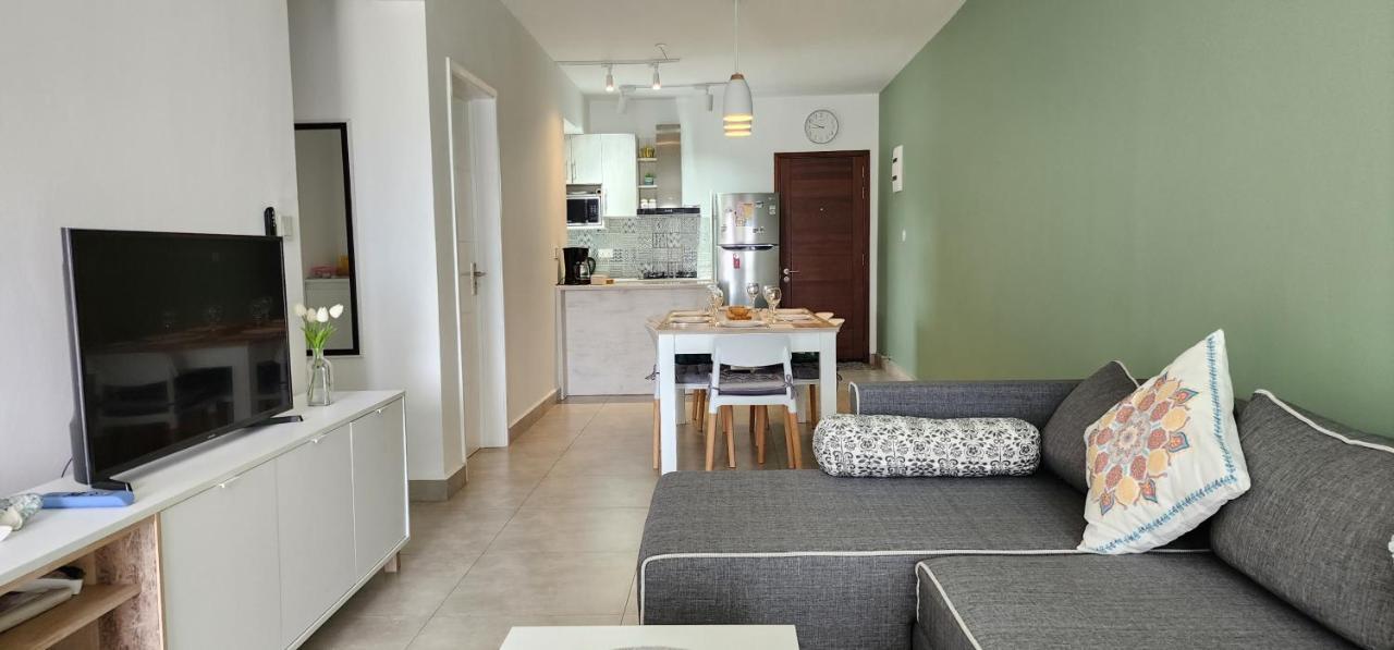 Sandstone Luxury 2 Bedroom Apartment With Lift And Common Pool Flic-en-Flacq Екстериор снимка