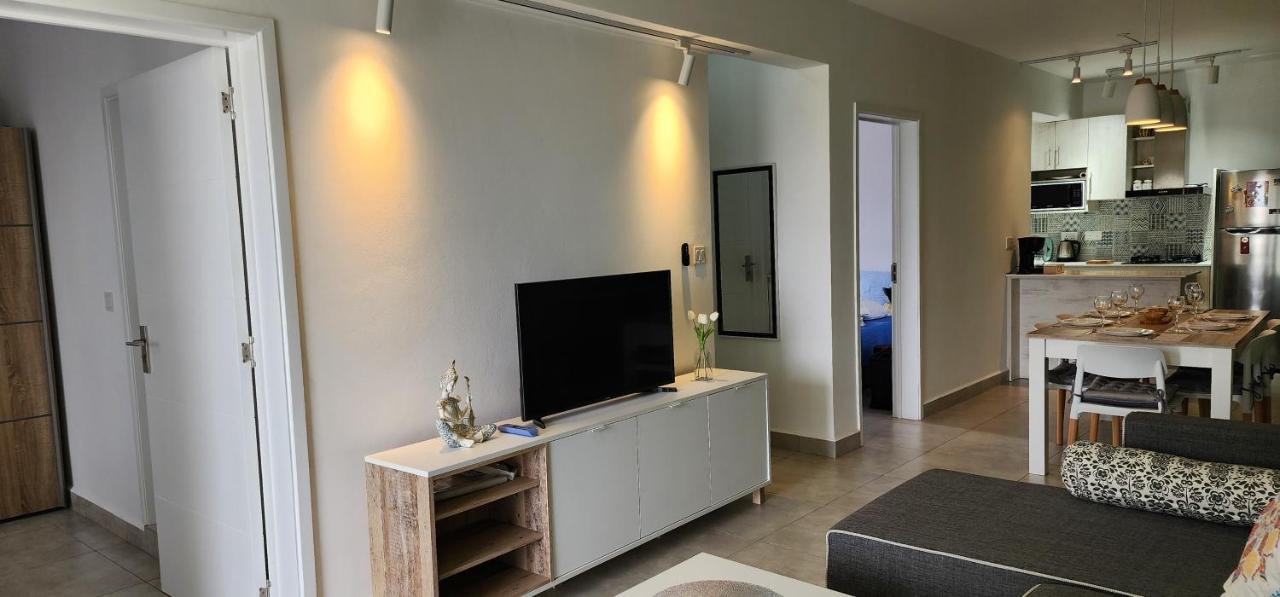Sandstone Luxury 2 Bedroom Apartment With Lift And Common Pool Flic-en-Flacq Екстериор снимка